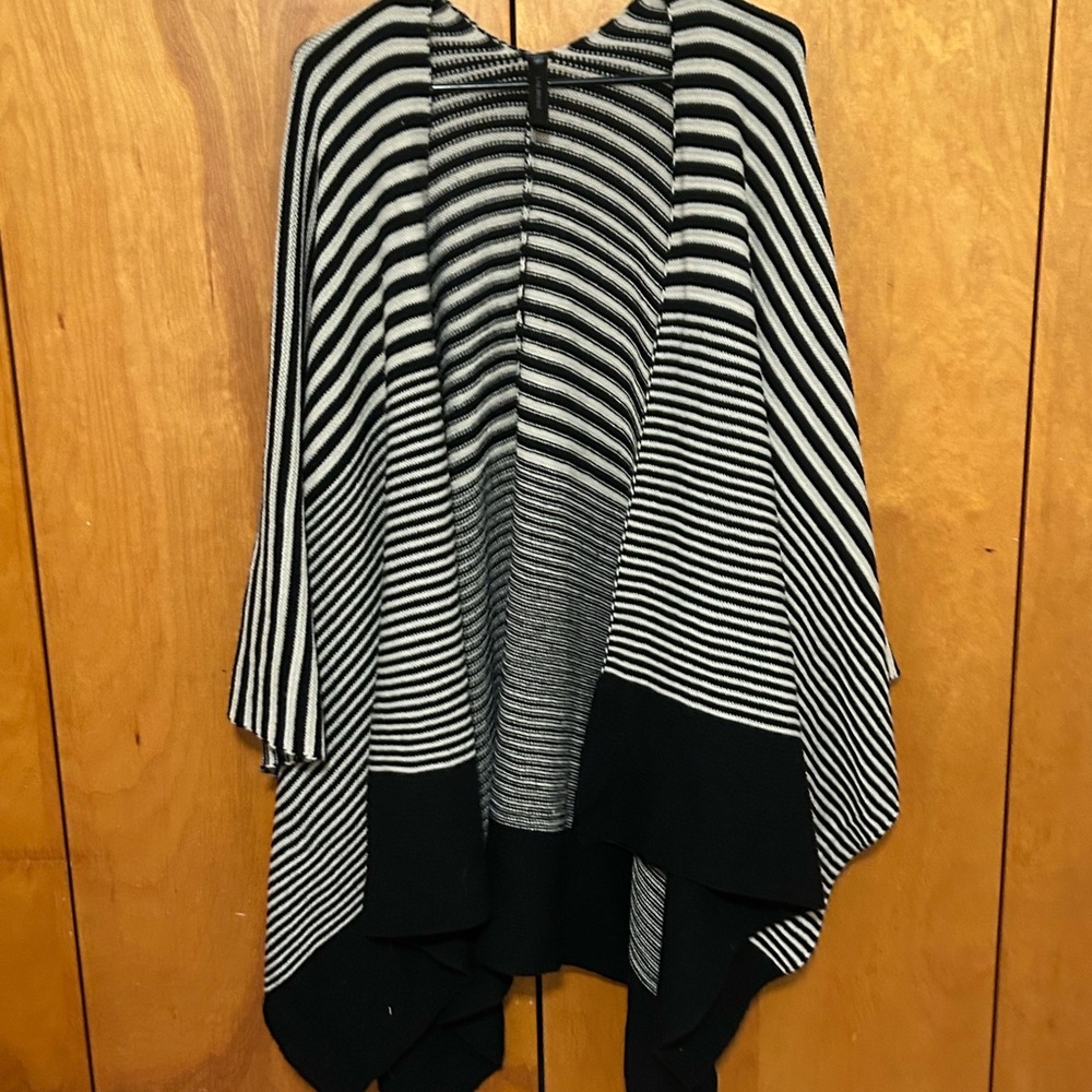 Lane Bryant Black and White Striped Knit Poncho - Picture 3 of 6